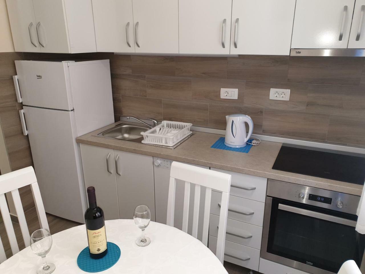 Apartments Jadran Тиват Экстерьер фото